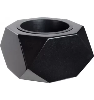 Misa - kula z konglomeratu czarna