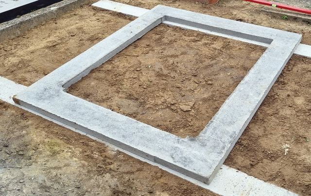 Przygotowanie terenu pod montaż nagrobka