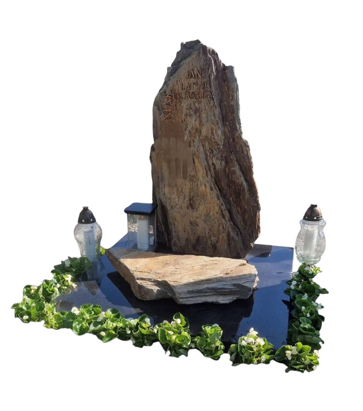 NAGROBEK URNOWY Z ŁUPKA